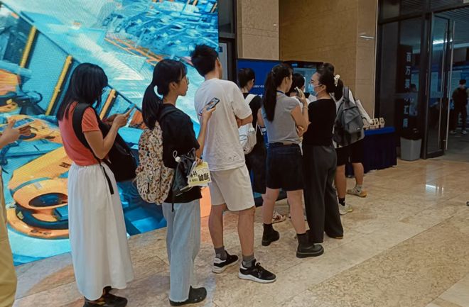 万英才汇南粤醇香咖啡赋能制造业人才盛会pg电子中国网站技诺无人咖啡机闪耀百(图5)
